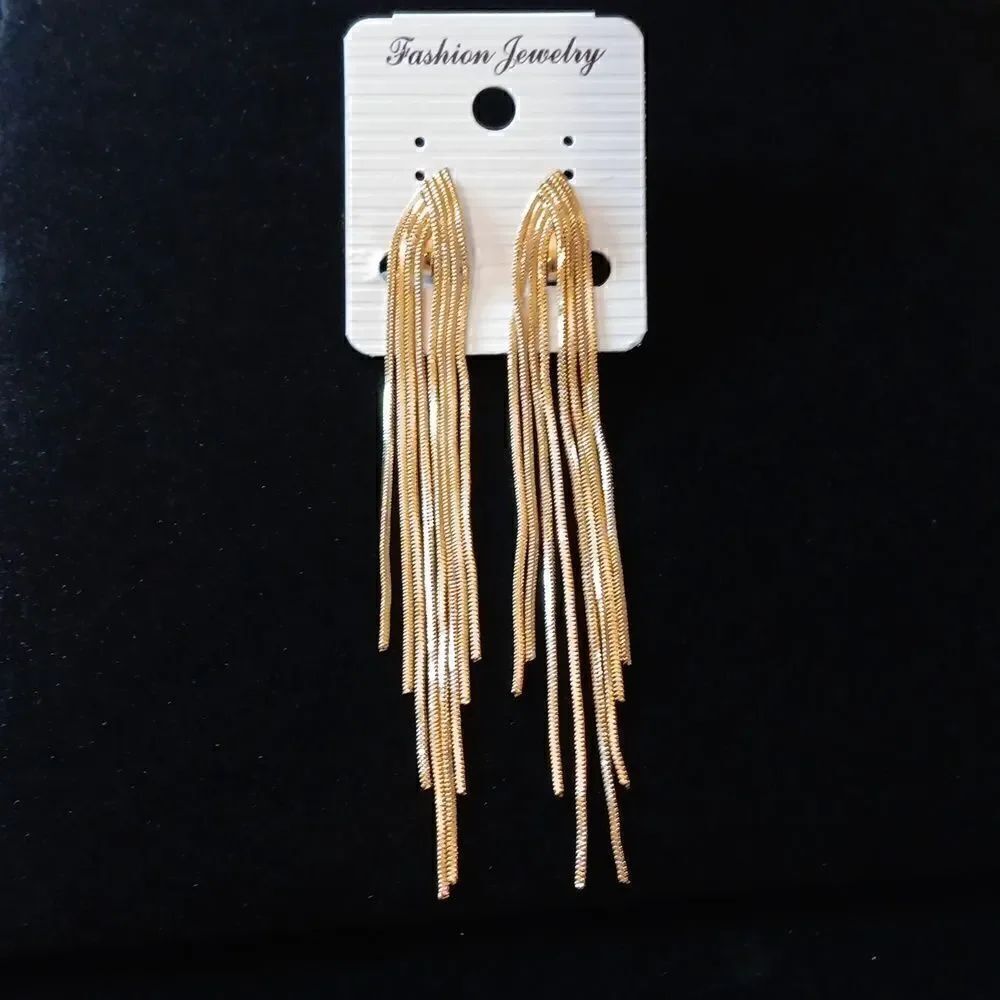 New Beautiful Elegant Light Tassel‎ Clip On Earrings Goldtone Hypoallergenic New